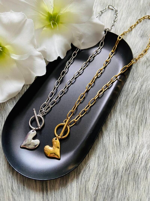 Loving chain necklaces
