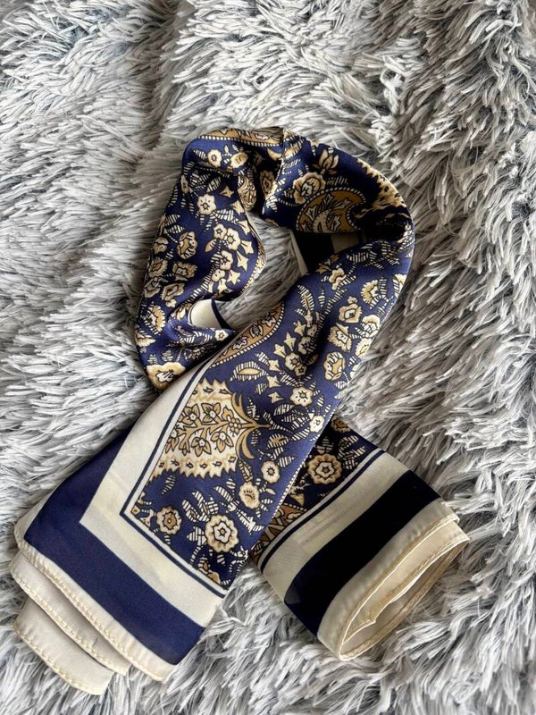 Stylish marine sjaal