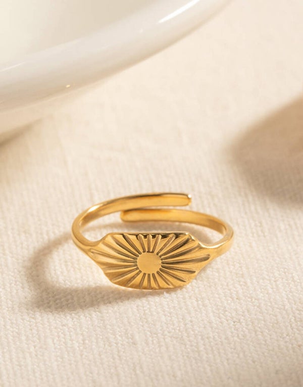 Sunburst ring