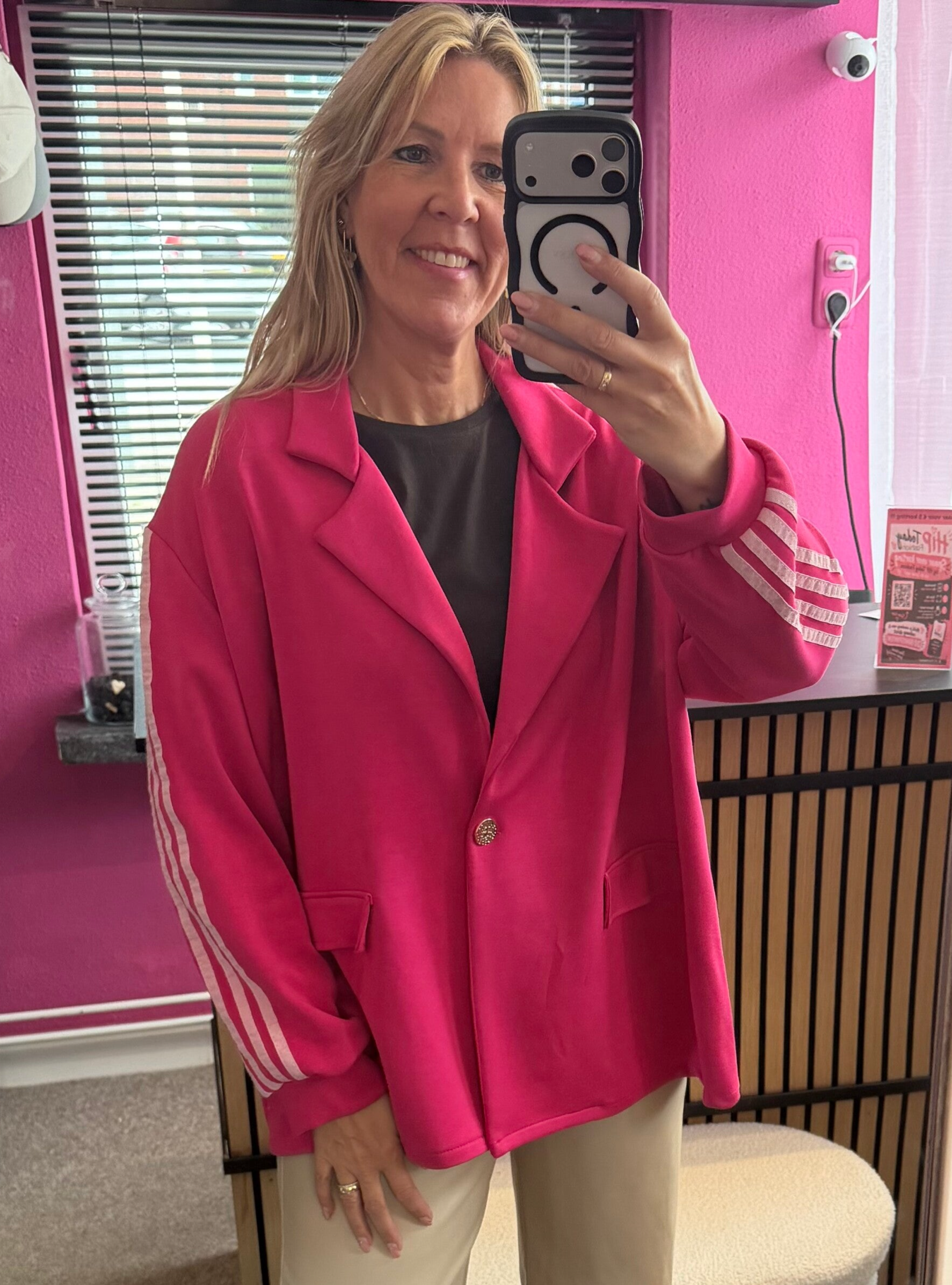 Comfy blazer knal roze met strepen +size