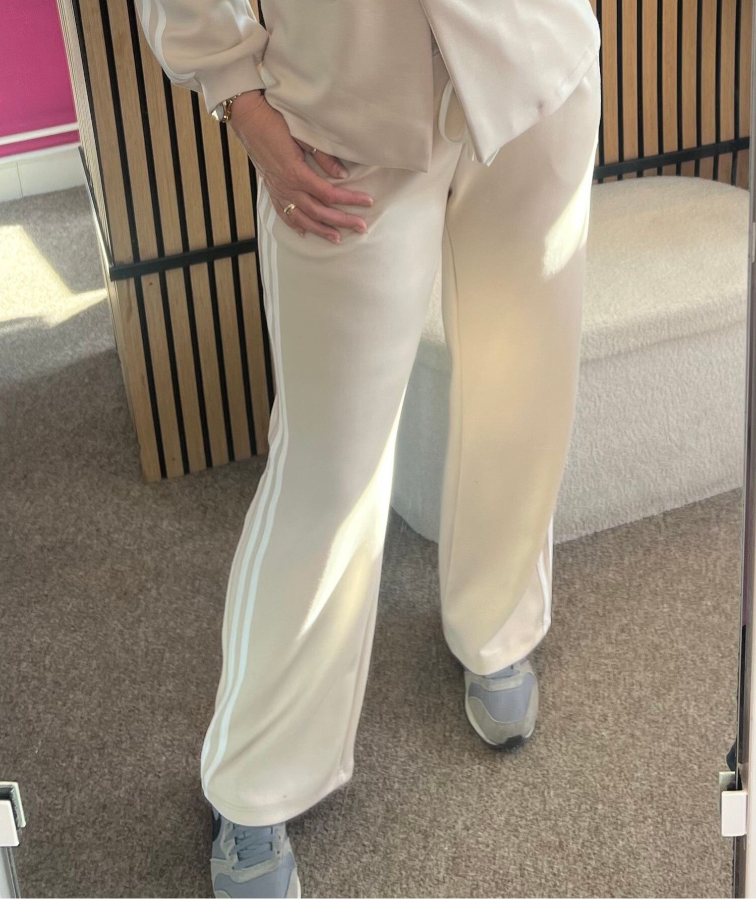 Comfy broek Jack Beige met witte strepen