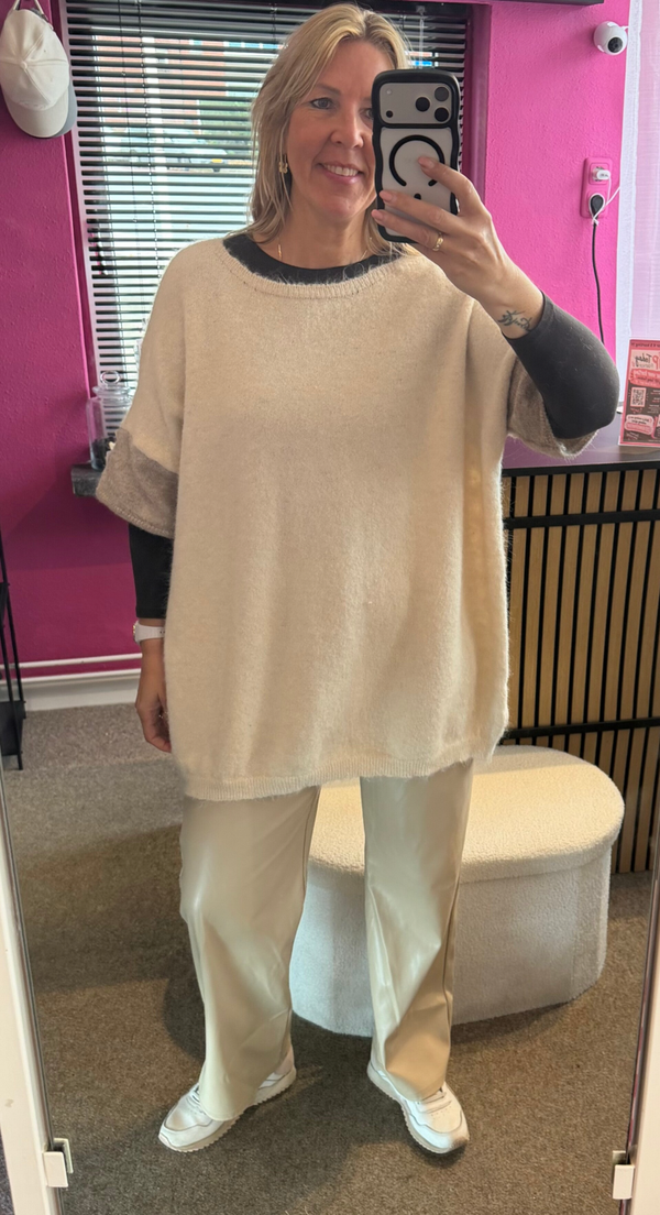 Zachte oversized trui met boothals +size Beige