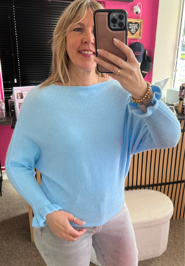 Trui boothals, vleermuis mouw met ruffle Licht Blauw