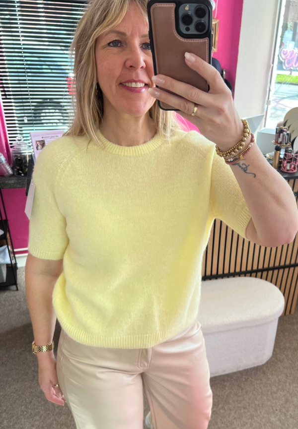 Baby alpaca trui met korte mouw Geel