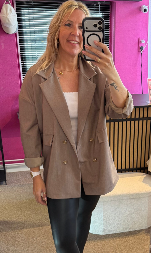 Oversized Blazer " – Double-Breasted Bruin