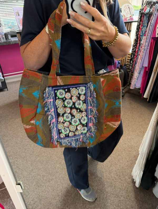 Boho Ibiza tas met rits Bruin met roze/blauwe glitters