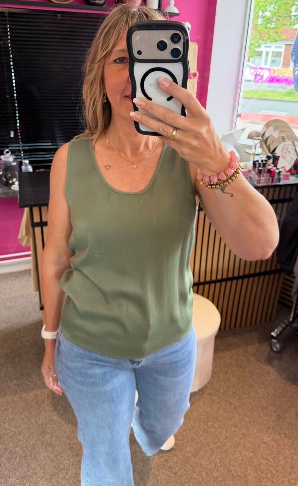 Tanktop Evi Satijn mouwloos Groen