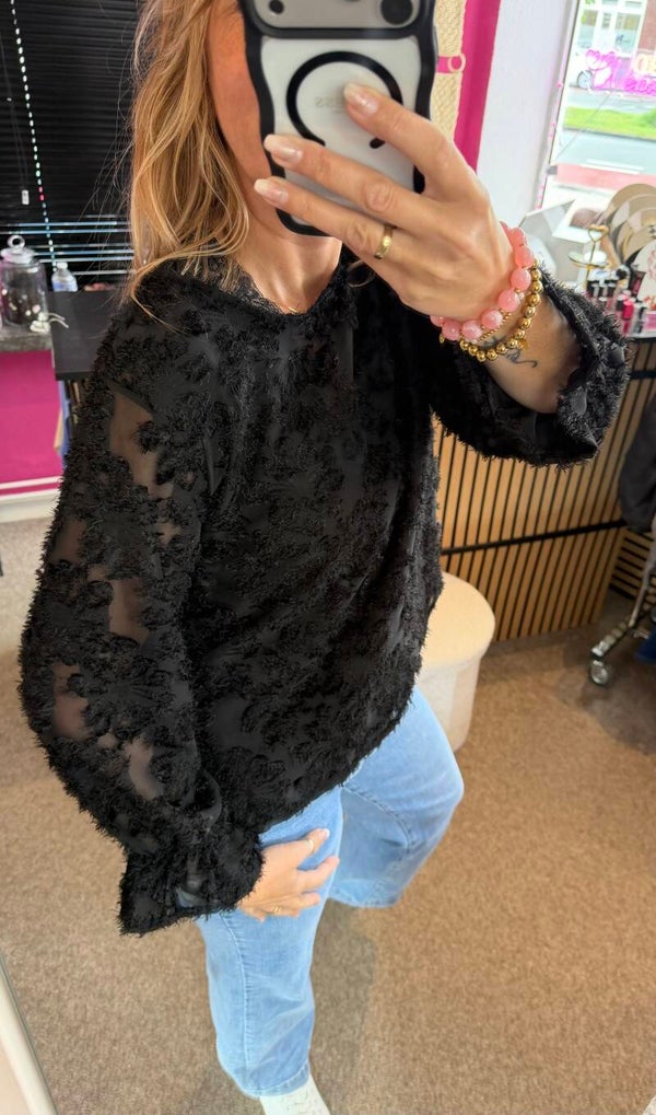 Blouse Gigi met kanten fluffy detail Zwart