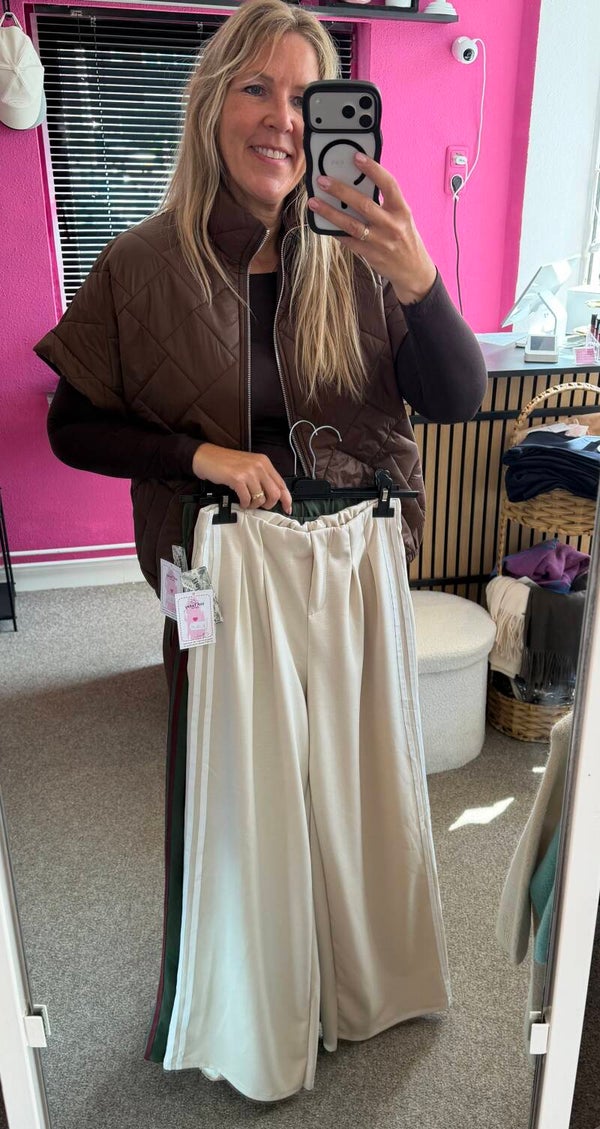 Comfy jogging pantalon Zand met witte bies