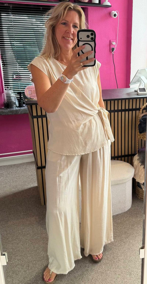 Tweedelige set Wide leg en blouse met strik Beige