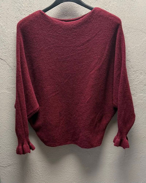 Trui boothals, vleermuis mouw met ruffle Bordeaux