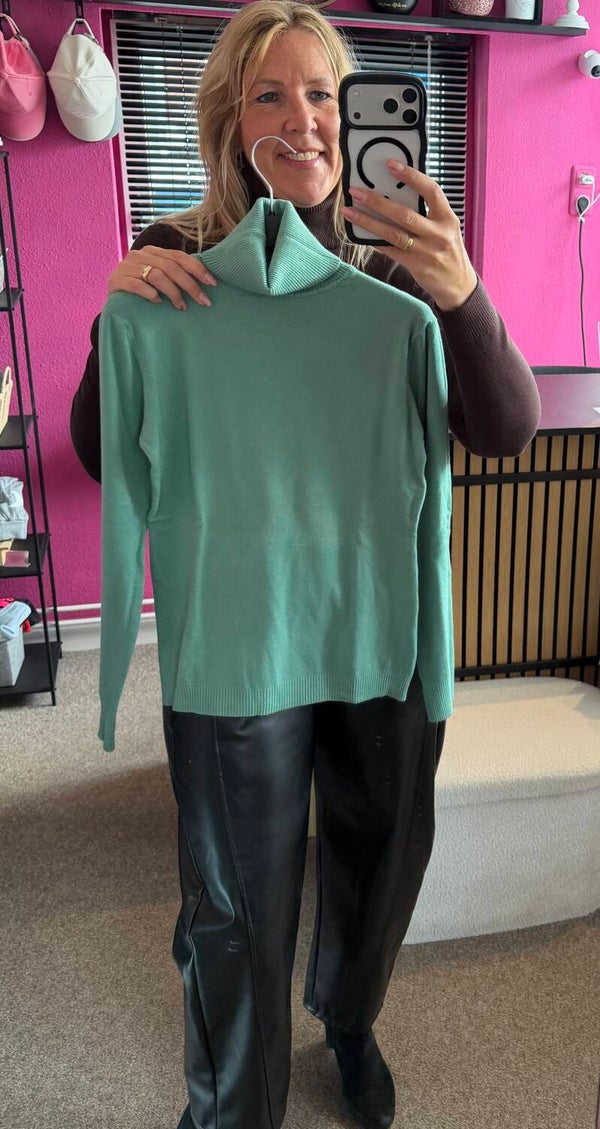 Basic soft coltrui Carmen Mint Groen