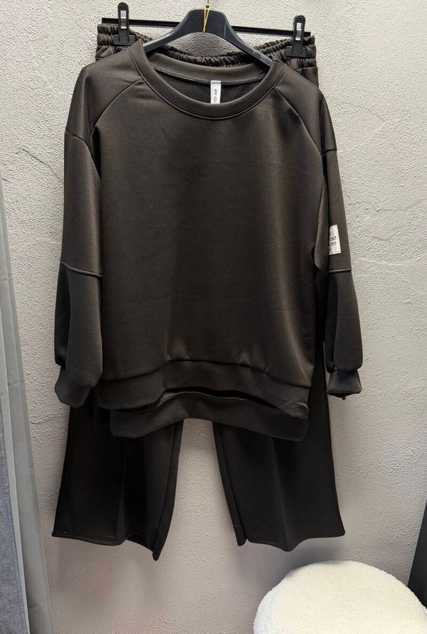 De "Life isn't perfect but your outfit can be" set lange mouw Donker Bruin