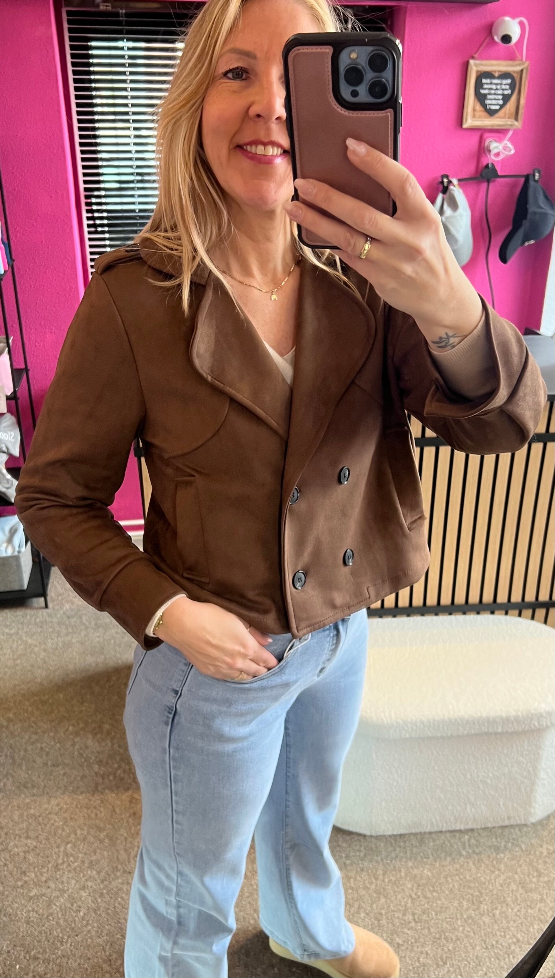 Jasje Cheryl Suedine Bruin