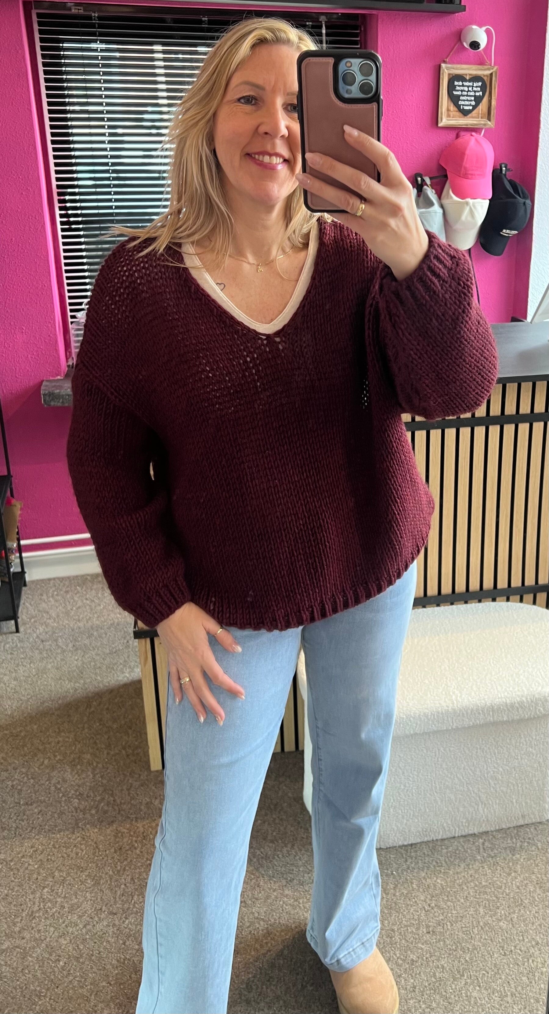 Grofgebreide trui met v-hals Nathalie Bordeauxrood