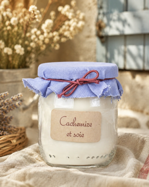 Bougie parfumée Cachemire et Soie - pot de yaourt 100gr
