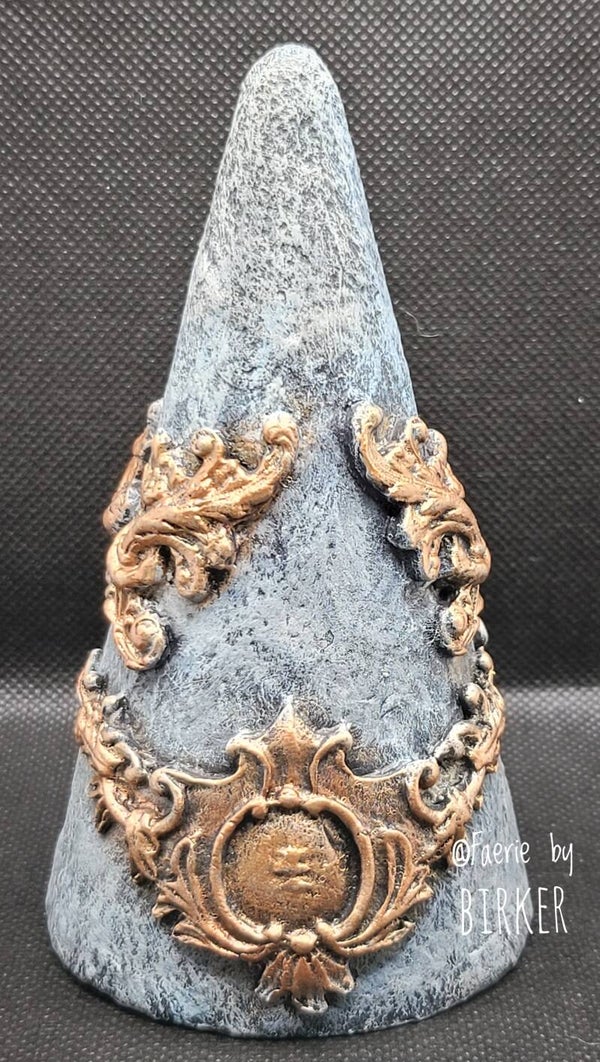 FCL009 - Big Baroque Cone