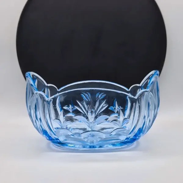 Blauwe persglazen schaal