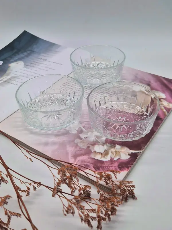 Set van drie vintage Arcoroc schalen