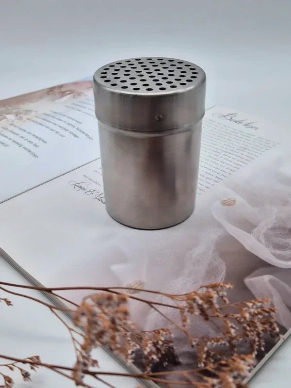 Kaasstrooier/kruidenstrooier met deksel