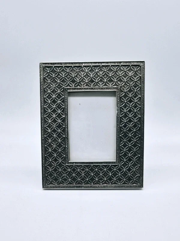 Fotolijst met een geometrisch patroon