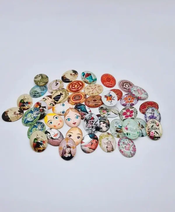 Diverse cabochons
