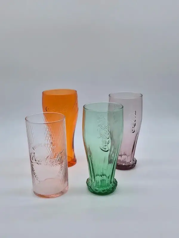 Coca-Cola glazen in diverse kleuren