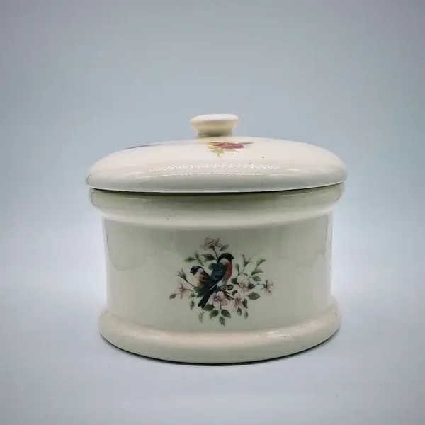 Keramische vintage voorraadpot met deksel