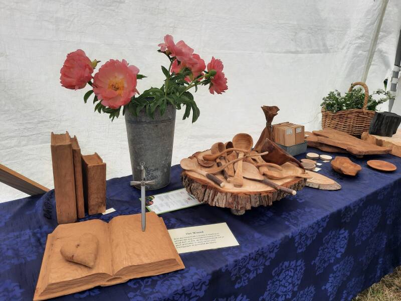getoonde sculpturen op het pinkstrfeest