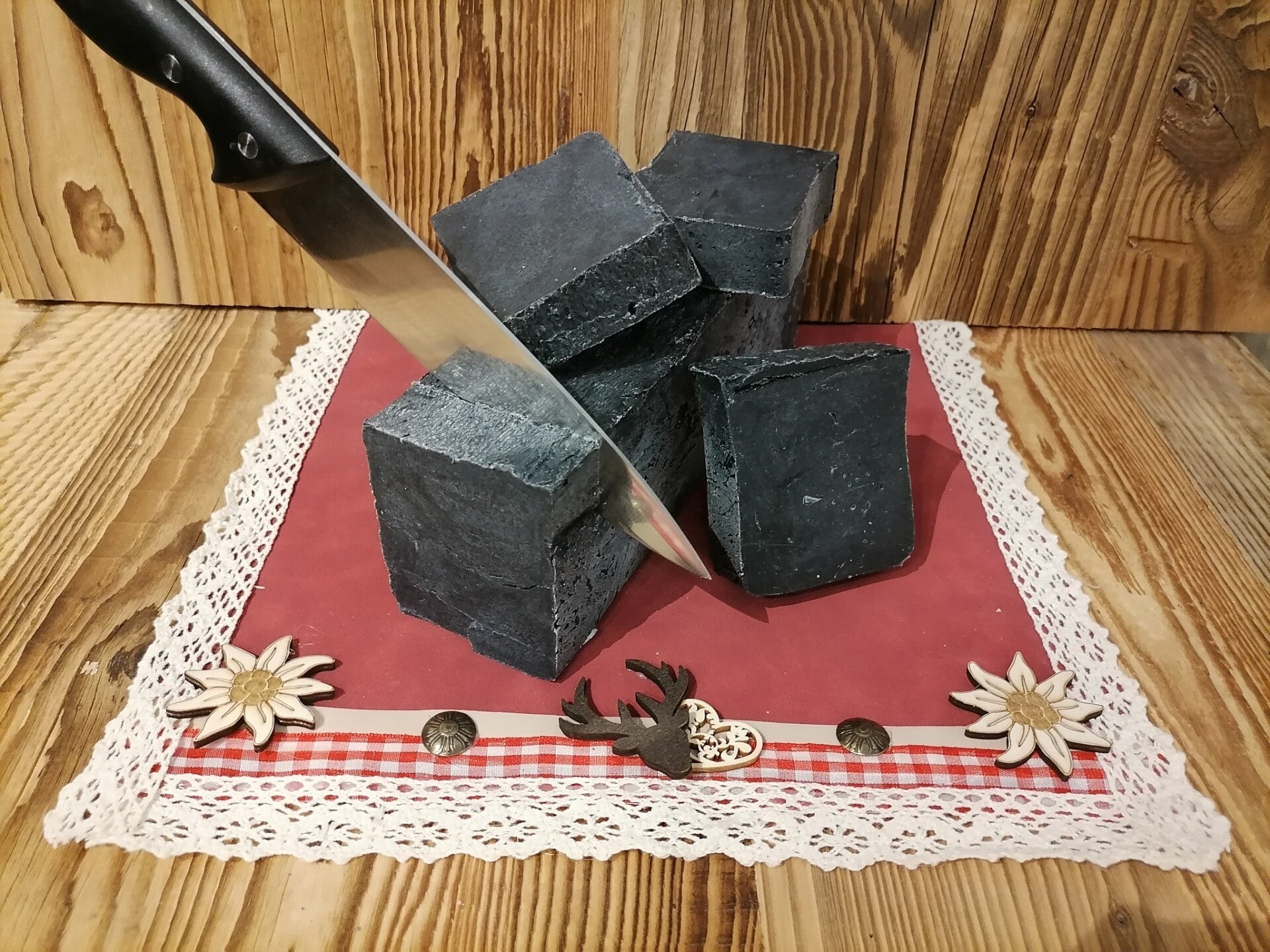 130g Spezialseife mit Aktivkohle ohne Palmöl