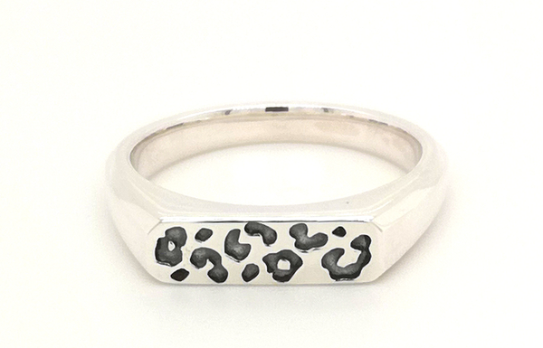 Leo ring