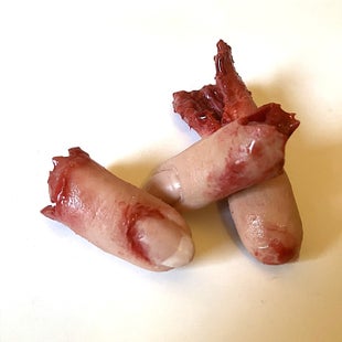 Realistische vinger amputaten van siliconen. Siliconenvinger. Nep vinger. LOTUS. Silicone art. SFX. Halloween.