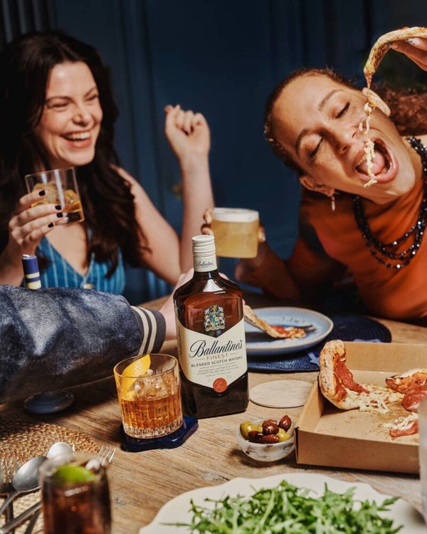 Pack fête (Spiritueux + pizza + boisson + snaks  4 goublets offertes)