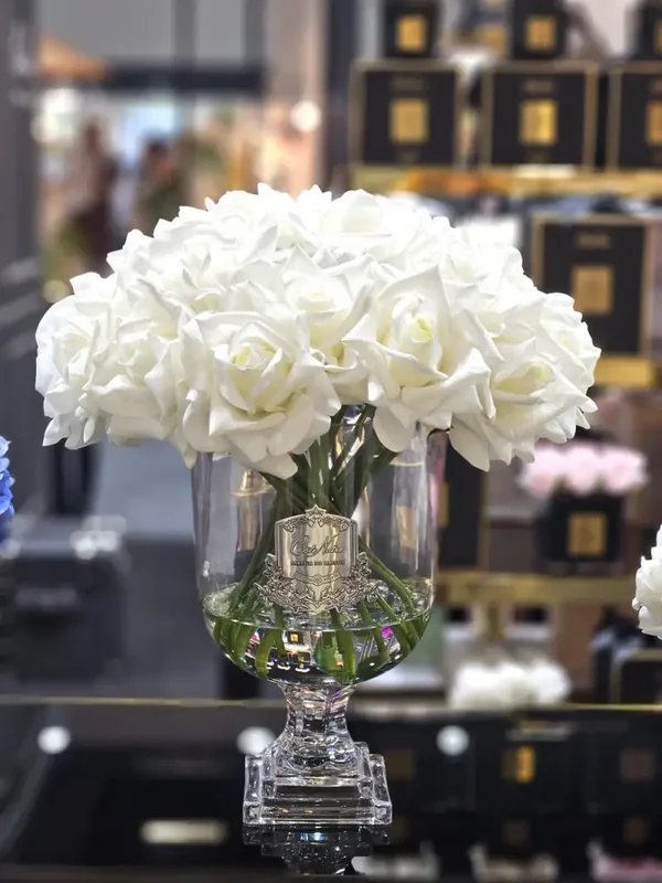 Bouquet de roses françaises Cote Noire Versailles - Blanc avec badge en argent