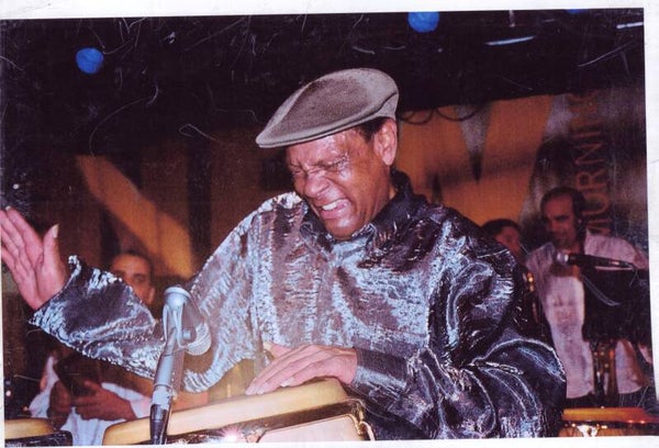 Tributo a Tata guines