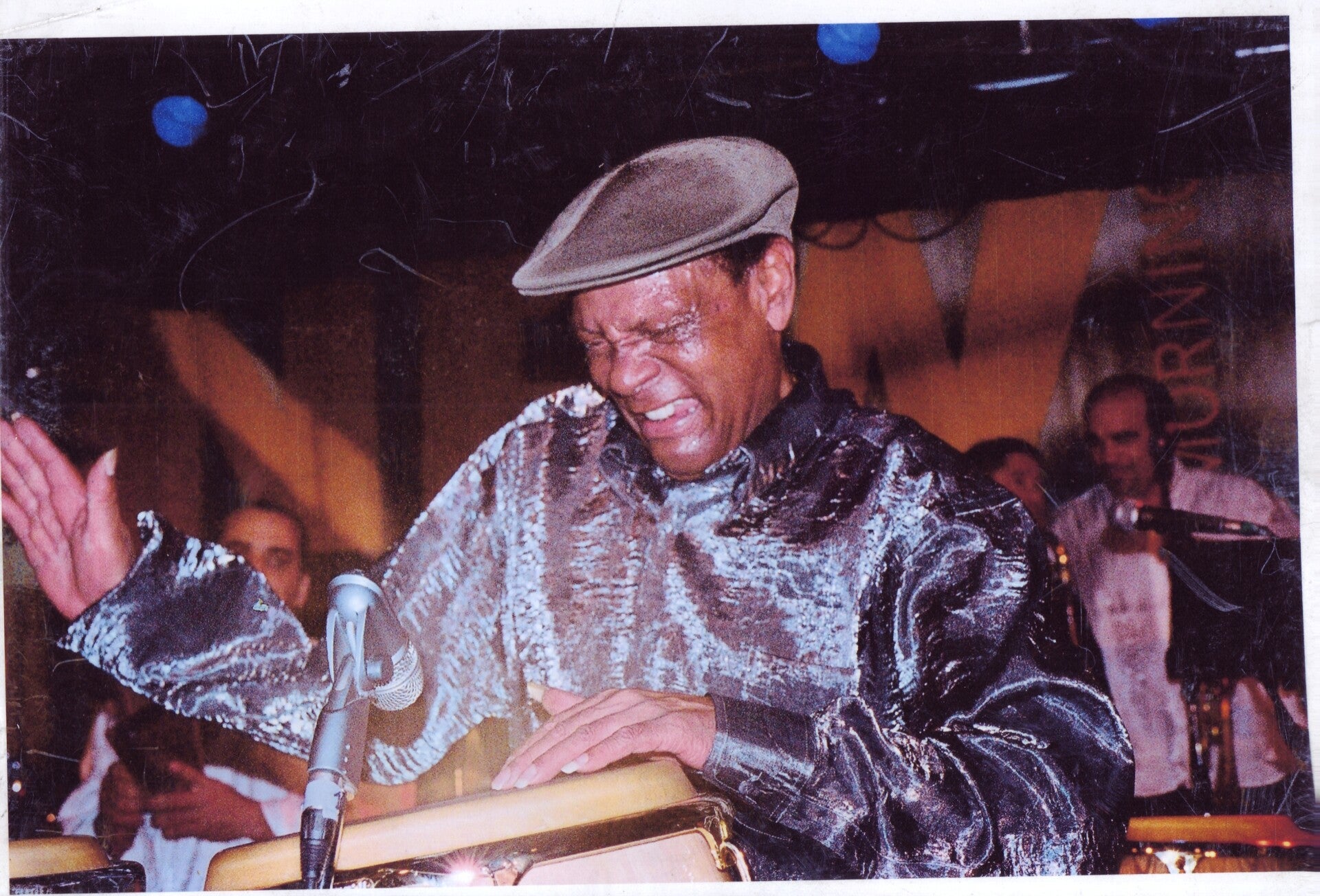Tributo a Tata guines