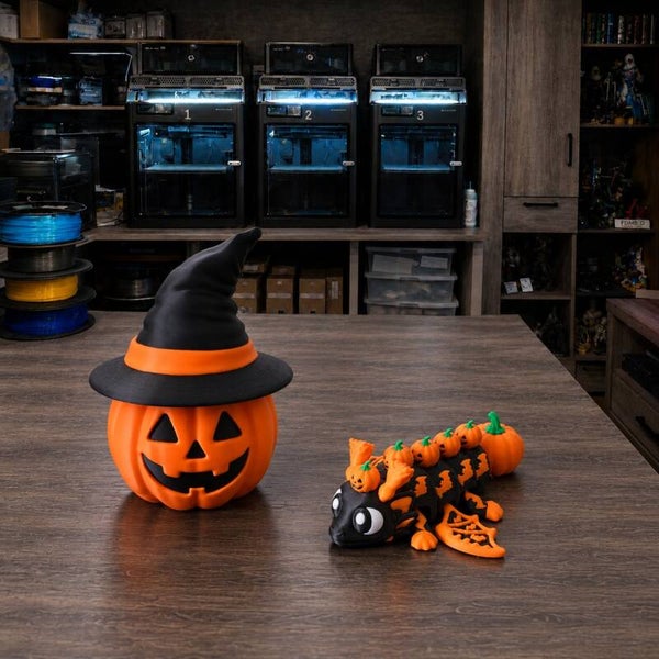🎃 Kürbis-Flexi im Hexen-Kürbis – XL Mini Flex | Bewegliche 3D-Druck-Figur mit Kürbis-Ei