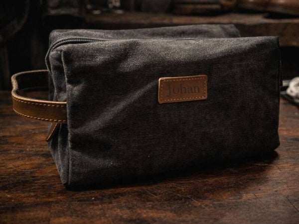 Personlig necessär med namngravyr