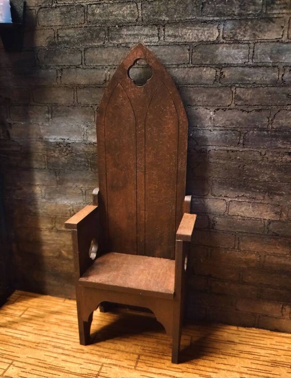 Miniatyr gotisk stol 1:12