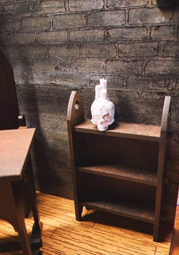 Miniatyr gotisk hylla 1:12