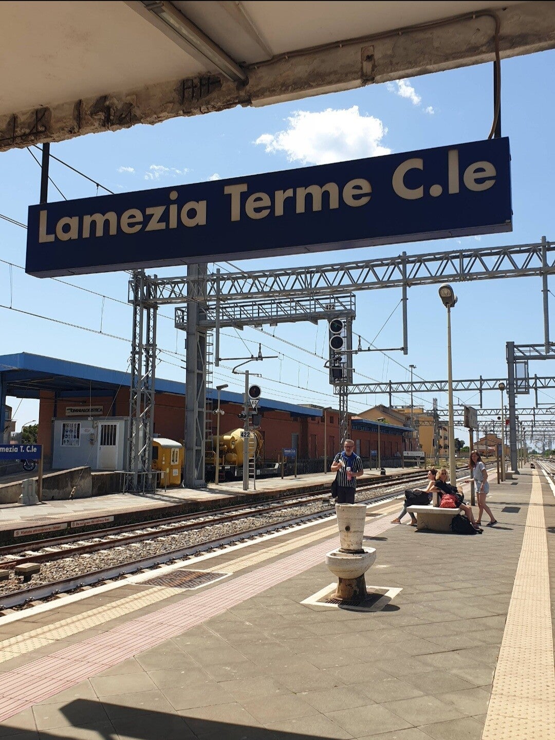 Stazione di Lamezia Terme Centrale. Tropea Taxi  Service NCC. Transfert 24/7 
