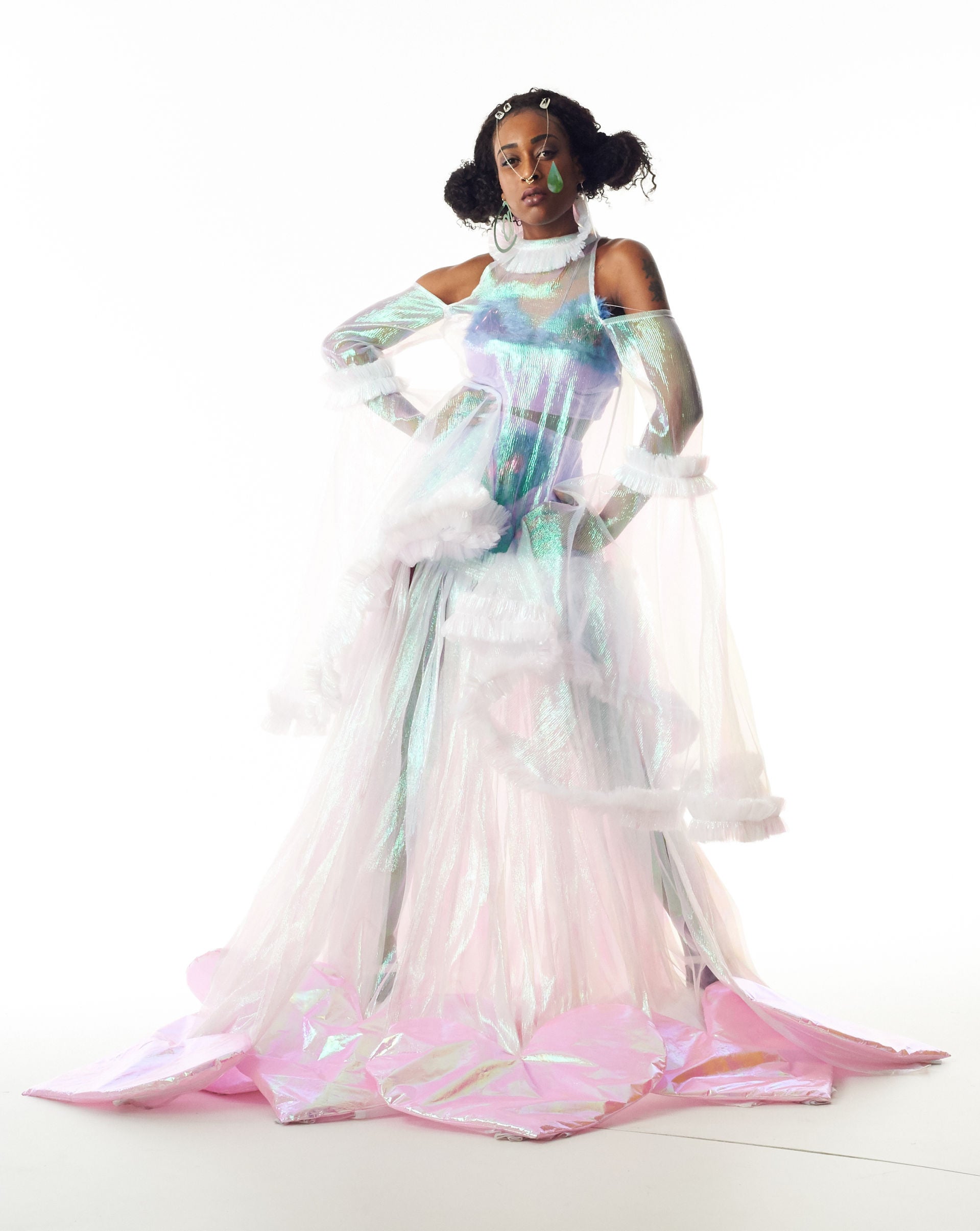 Designer : Moona Saul