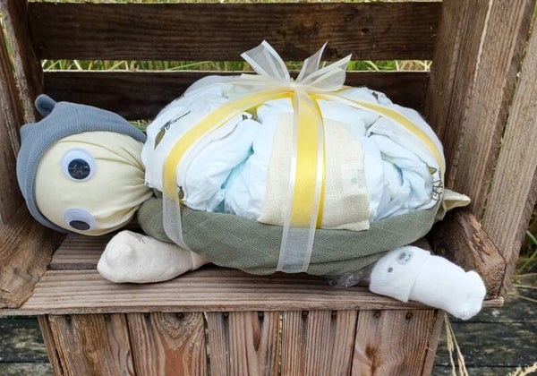 Lieflijke Luierschildpad – Een zacht en origineel kraamcadeau