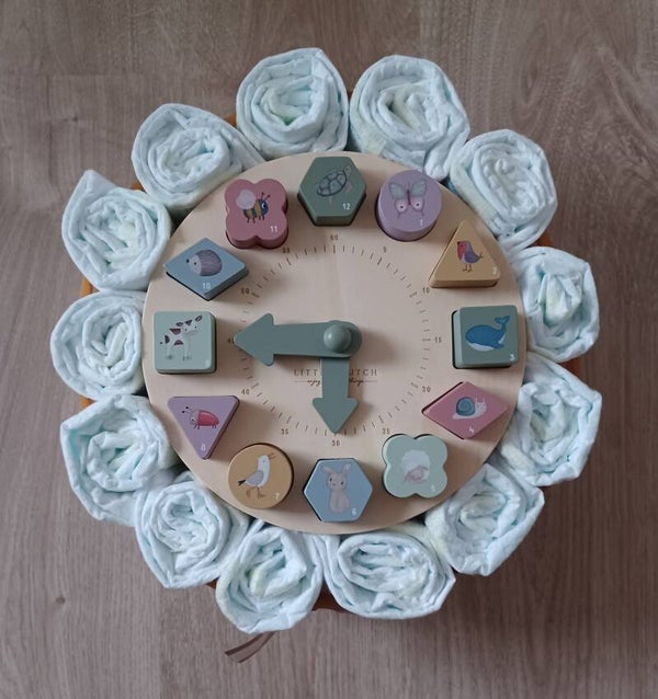 Luiertaart puzzelklok