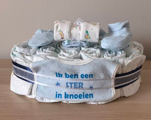 Ovale Pampertaart blauw. Kraamcadeau
