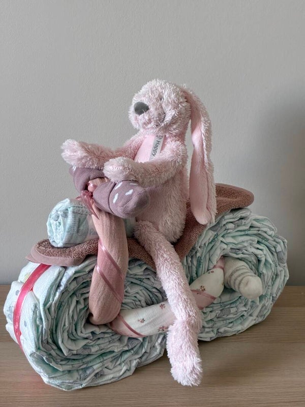 Luxe brommer Pampertaart. Kraamcadeau