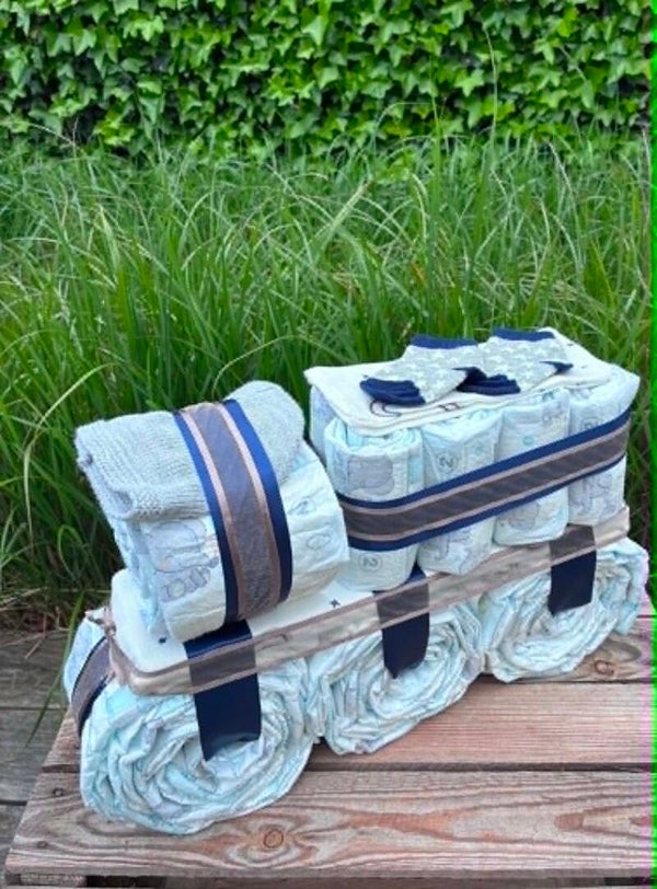 kraamcadeau pampertrein blauw jongen
