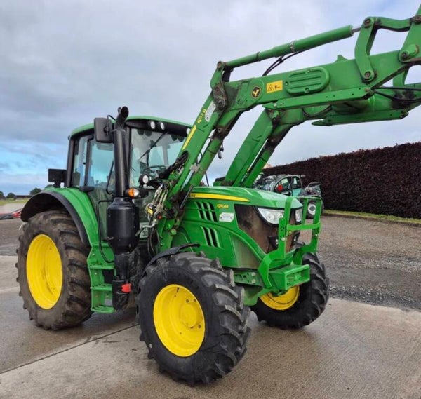 John Deere 6110M met voorlader - Bouwjaar 2017 - 3275 Werkuren