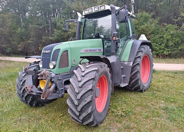 Fendt 712 Com2 - Bouwjaar 2005 - 8934 Werkuren