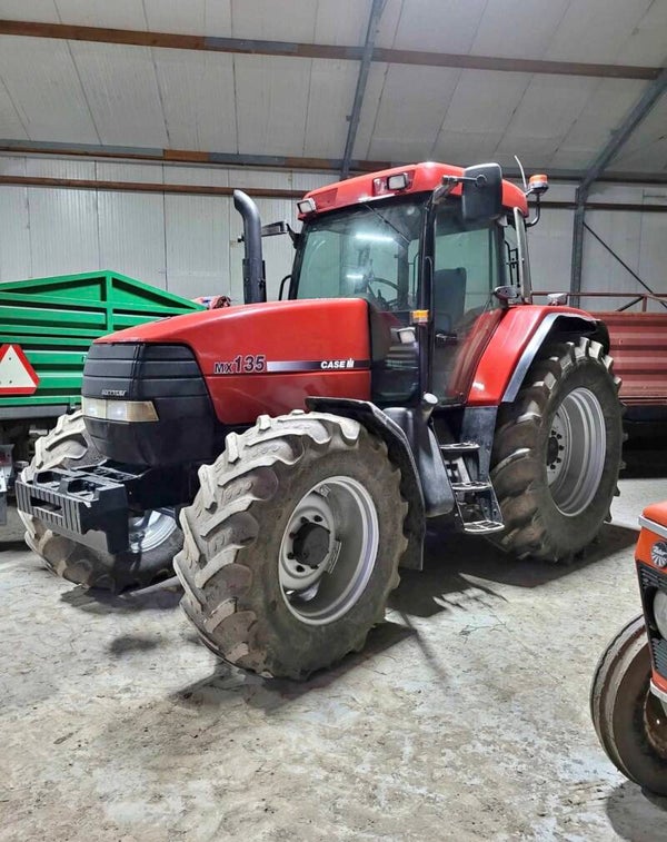 Case IH MX 135 Maxxum - Bouwjaar 2002 - 7493 Werkuren